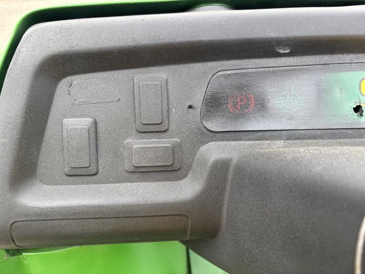 john-deere-gator-image-12