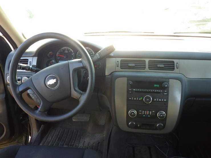 2014-chevrolet-tahoe-image-9