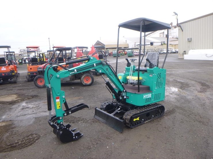 2026-agt-h15r-hydraulic-excavator-image-1