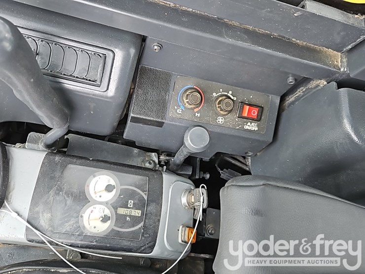 2016-komatsu-pc56-7-image-35