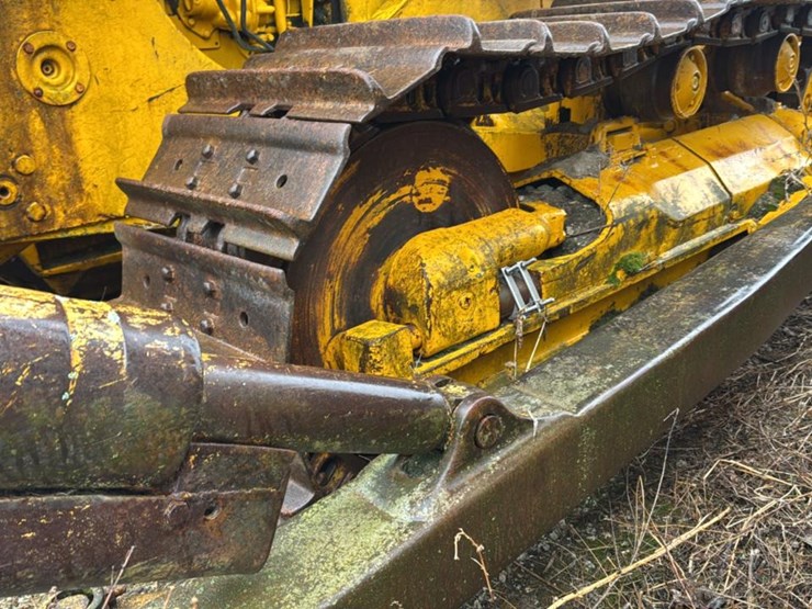 international-125c-image-16