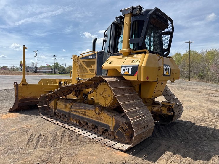 2015-caterpillar-d6n-lgp-image-3