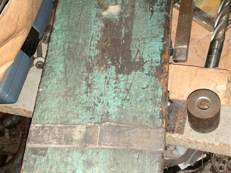 #231-•-parts-shelf-and-contents-image-15