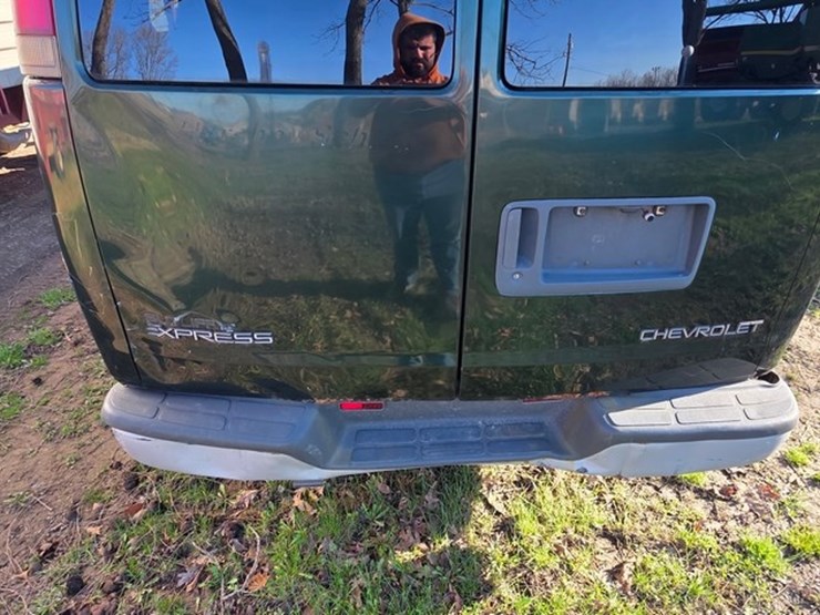 2000-chevrolet-3500-image-12