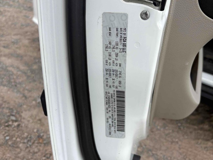 2015-dodge-caravan-image-24