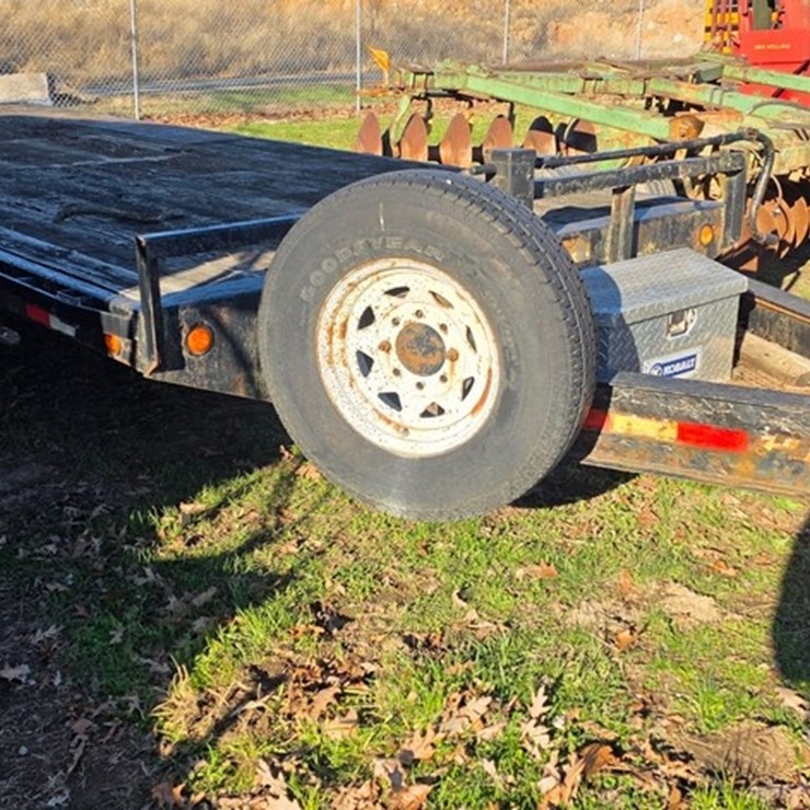 2 axle Flat Bed Trailer (NO TITLE)