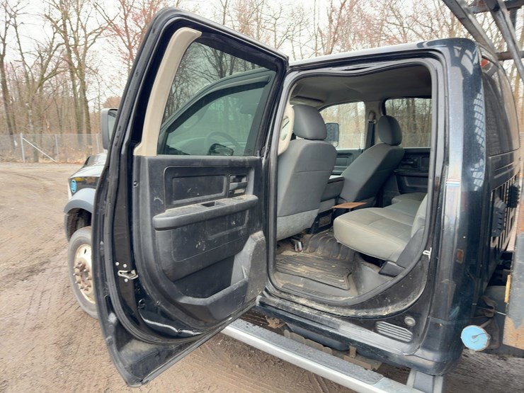 2015-dodge-ram-4500hd-image-15