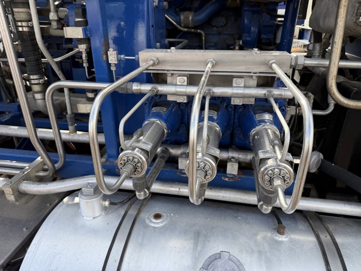 2011-cs&p-180k-scfh-10k-wp-nitrogen-pumper-mtd-on-2011-loadcraft-t/a-trailer-image-10