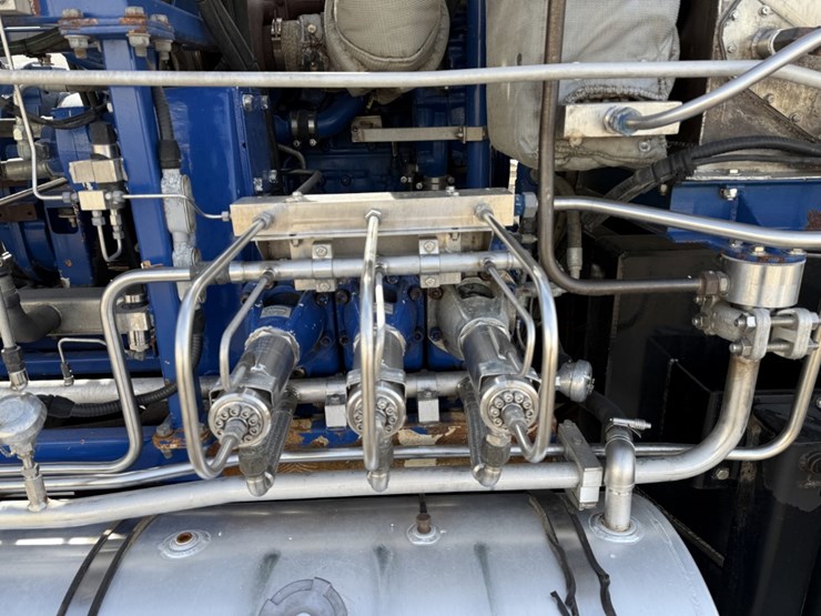 2013-cs&p-180k-scfh-10k-wp-nitrogen-pumper-mtd-on-2013-loadcraft-t/a-trailer-image-13