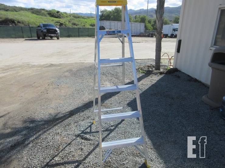 werner-6'-aluminum-step-ladder-image-1