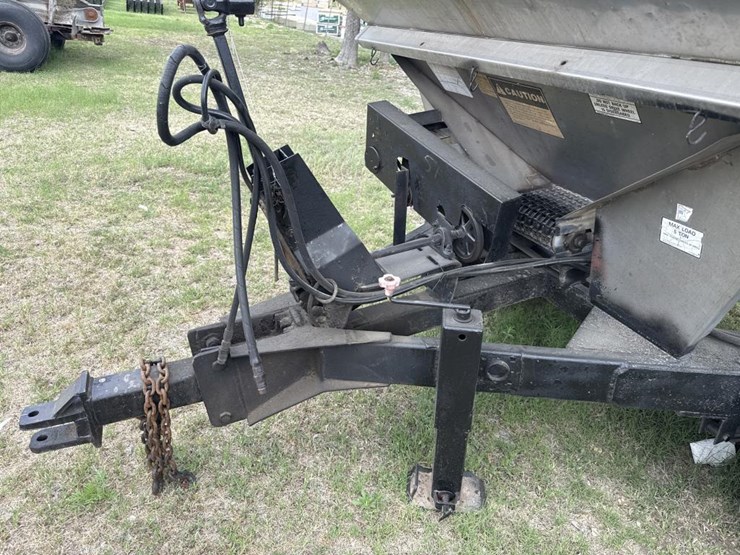 #118-•-tyler-5-ton-fertilizer-spreader-trailer-image-10
