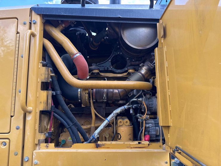 2011-caterpillar-140m2-vhp-plus-image-17