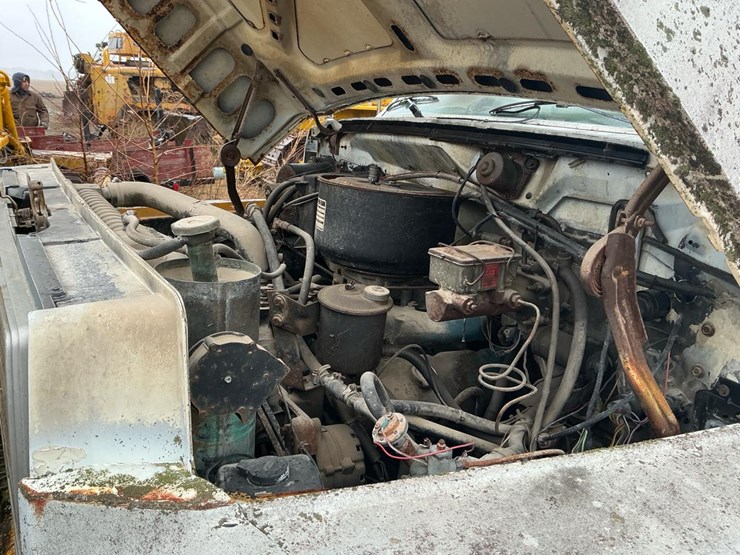 #301-•-1980-ford-k604-flatbed-truck-image-9