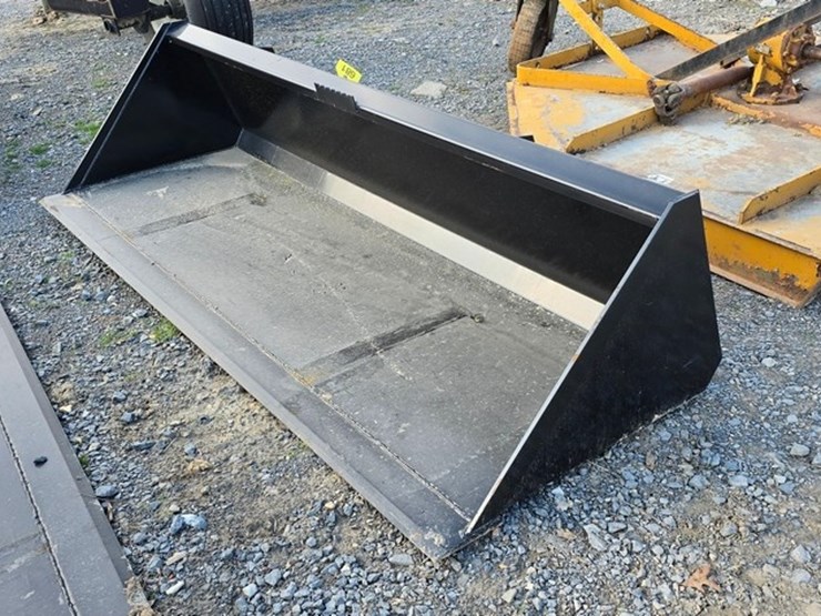 new-swict-84"-skidloader-bucket-image-2