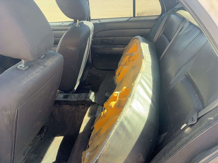 2011-ford-crown-victoria-lx-police-/-sedan-4d-image-21