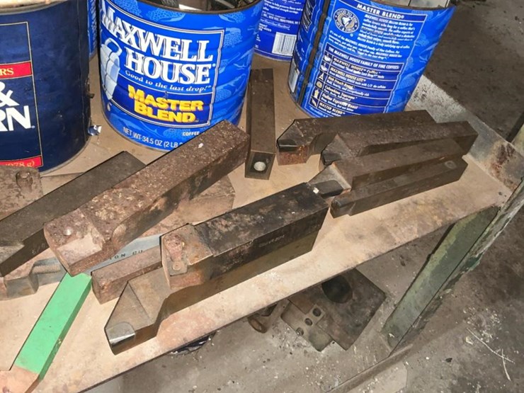 #233-•-steel-shelf-and-contents-image-10