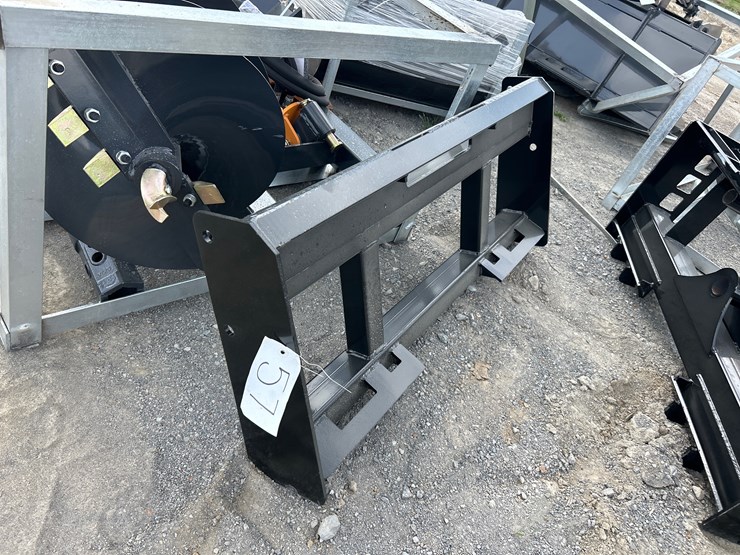 #57-•-skid-steer-pallet-fork-frame-image-2