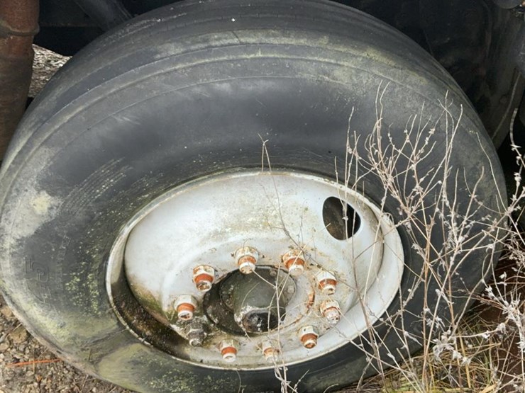 1984-gmc-9500-image-39