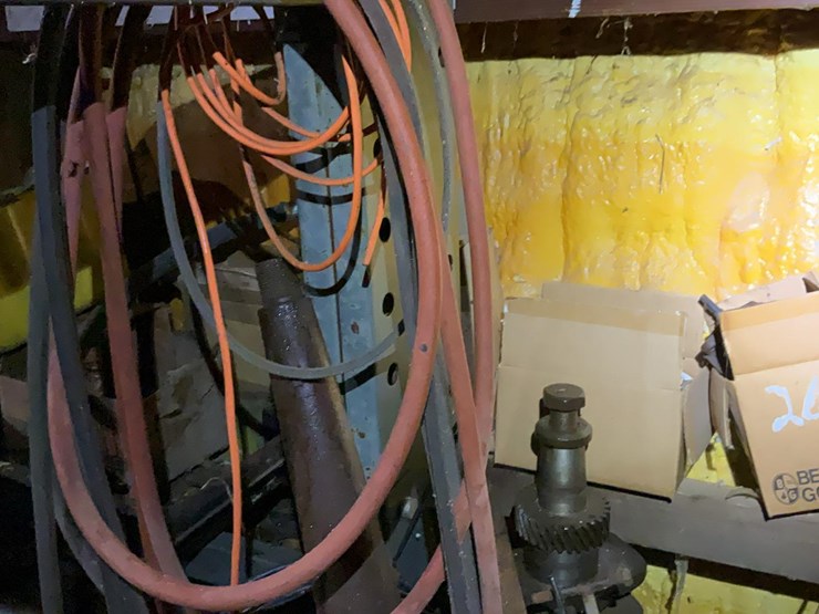 #264-•-cantilever-rack-and-contents-image-11