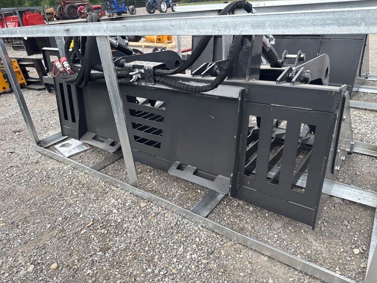 #24-•-skid-steer-rock-grapple-image-3