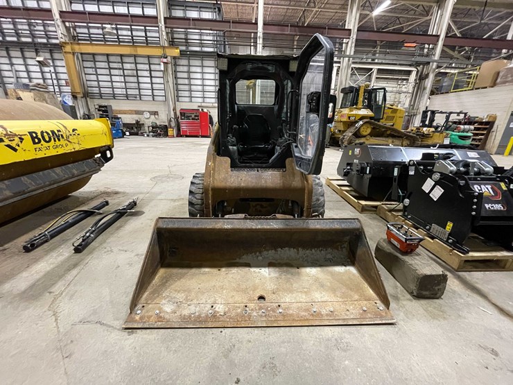 2012-caterpillar-226b3-image-2