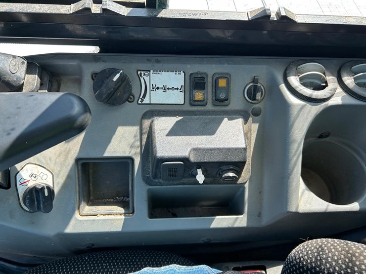 2022-bobcat-e50-image-25