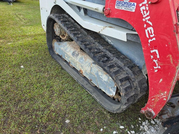 2022-takeuchi-tl8r-image-6