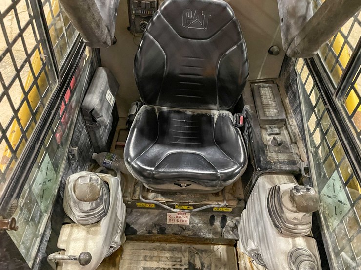 2012-caterpillar-226b3-image-49