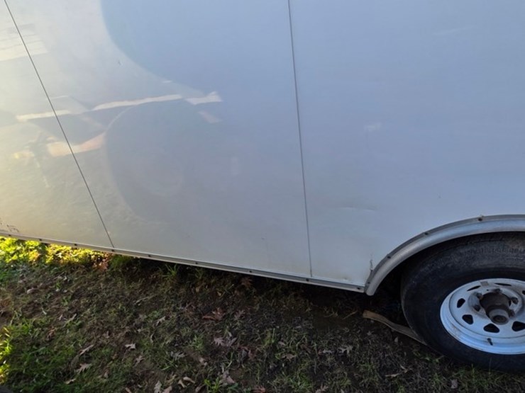 2013-united-trailer-2-axle-20'-box-trailer-(title)-image-9