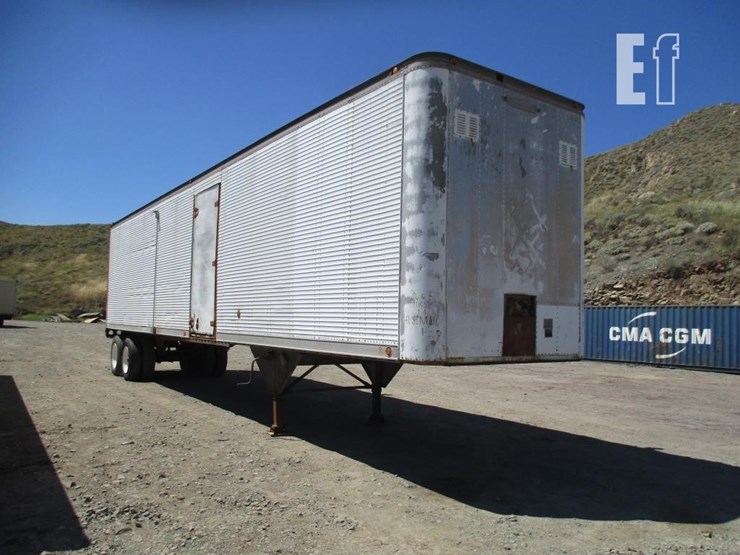 1974-trailmobile-van-trailer-image-1