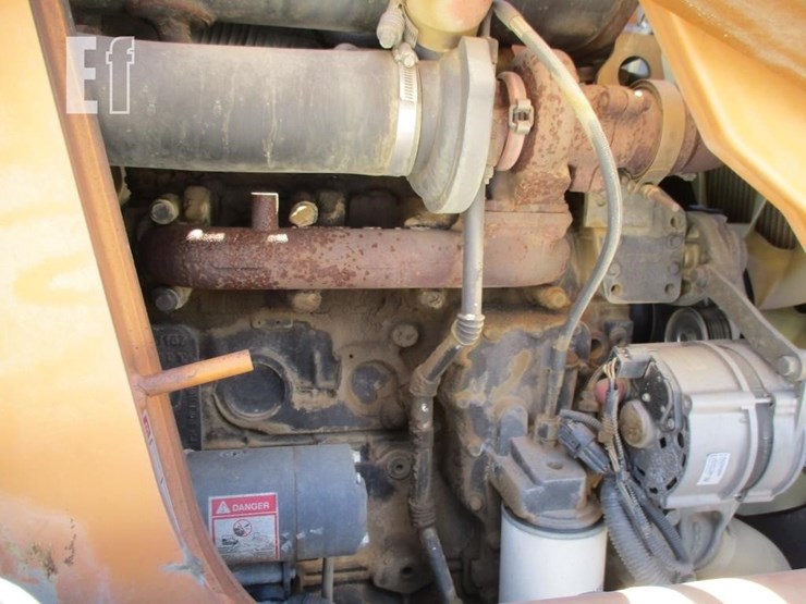 2015-case-580n-image-5