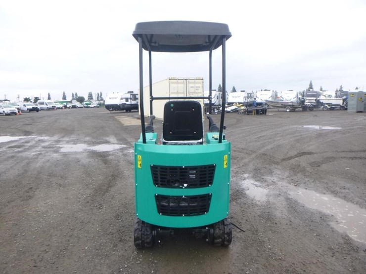 2026-agt-h15r-hydraulic-excavator-image-8