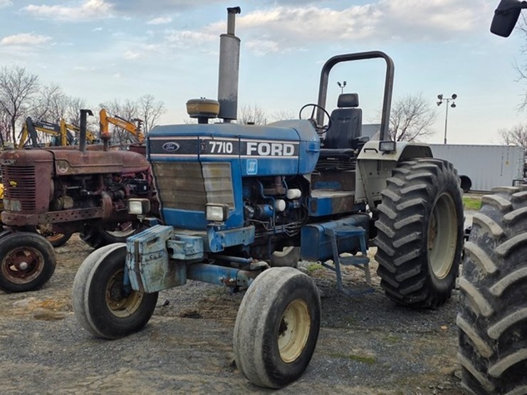 ford-7710-image-2