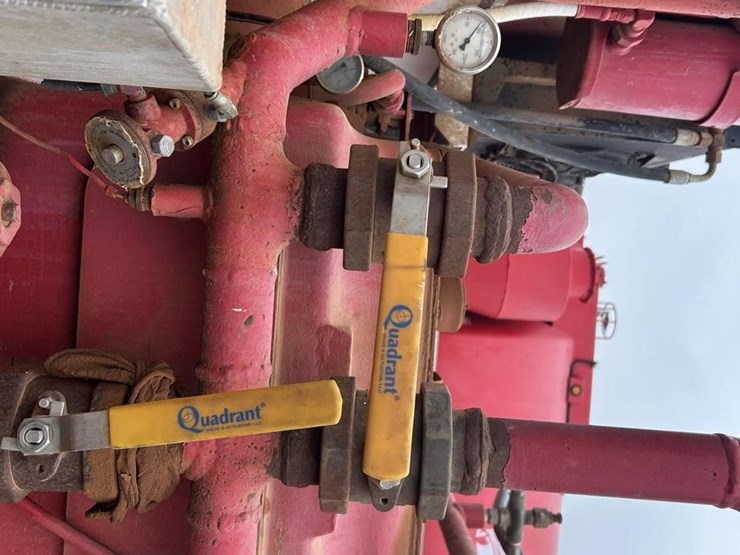 2004-peterbilt-357-image-30