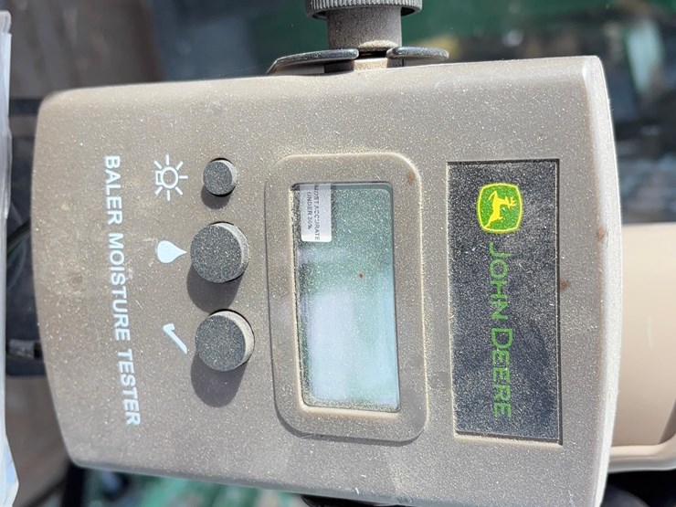 john-deere-560m-image-10