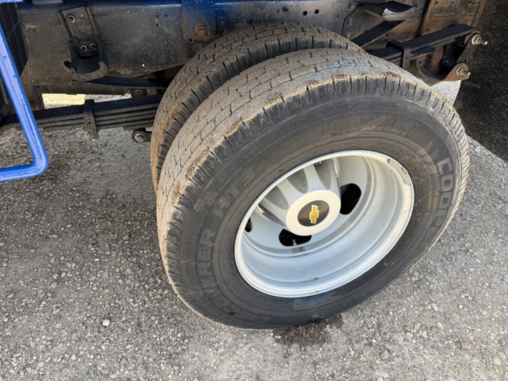 2022-chevrolet-silverado-3500hd-image-25