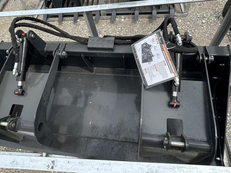 #25-•-skid-steer-rock-grapple-image-2