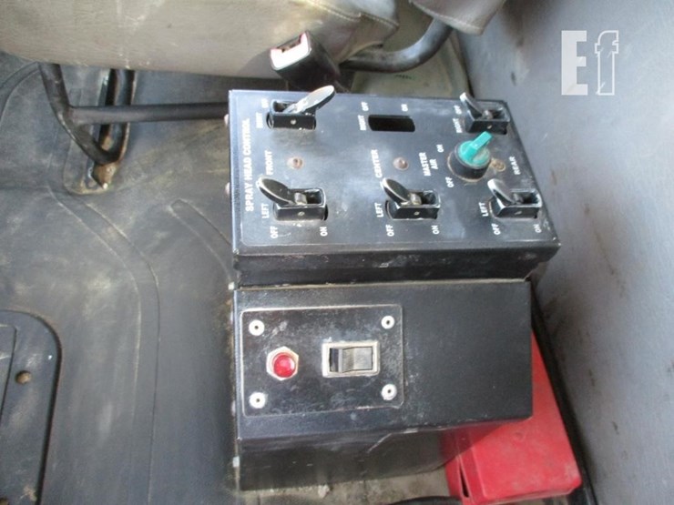 2014-freightliner-business-class-m2-106-image-9