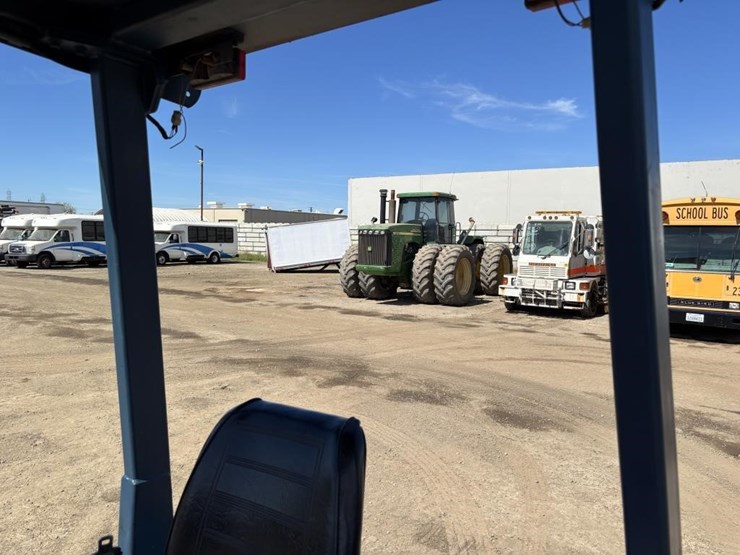 1999-kubota-r520-image-33