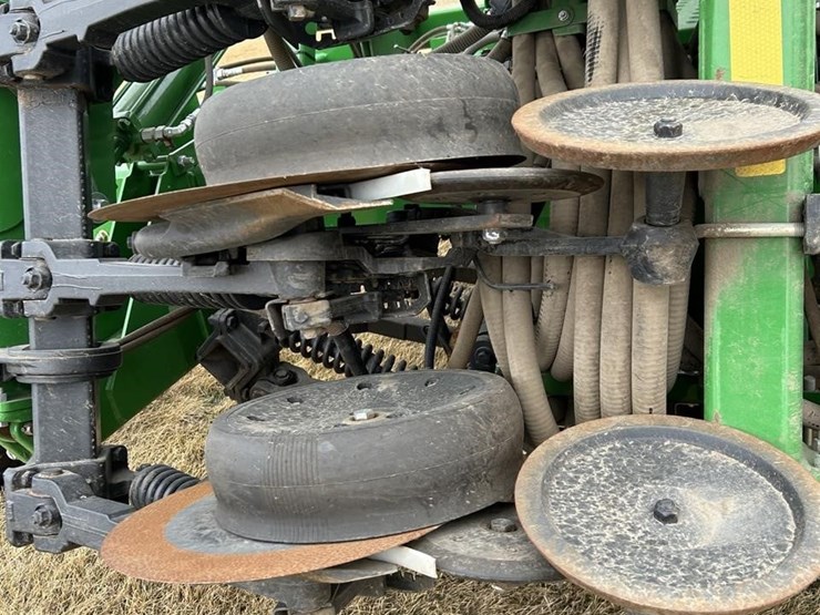 2014-john-deere-1990ccs-image-9