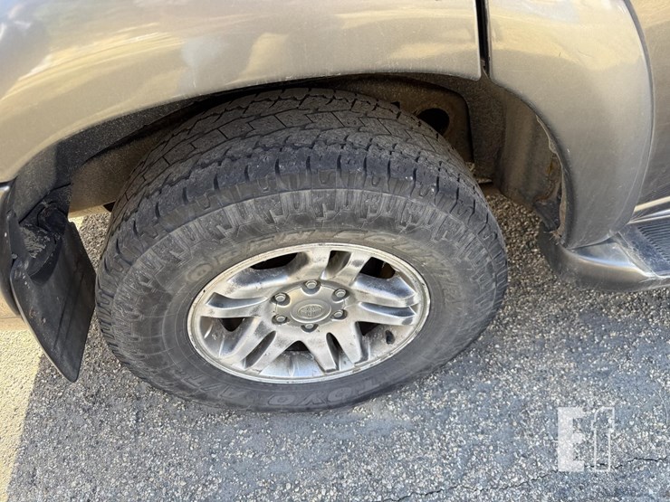 2009-toyota-sequoia-image-3