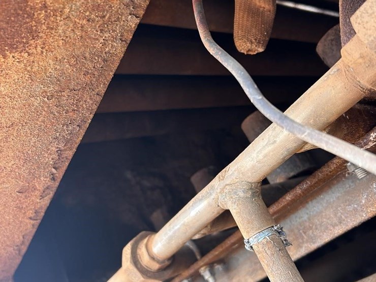 2004-peterbilt-357-image-35