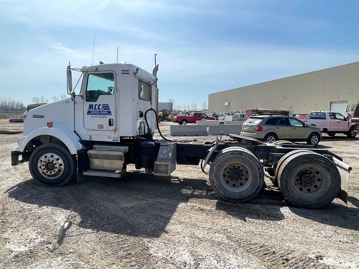 2004-kenworth-t800-image-8