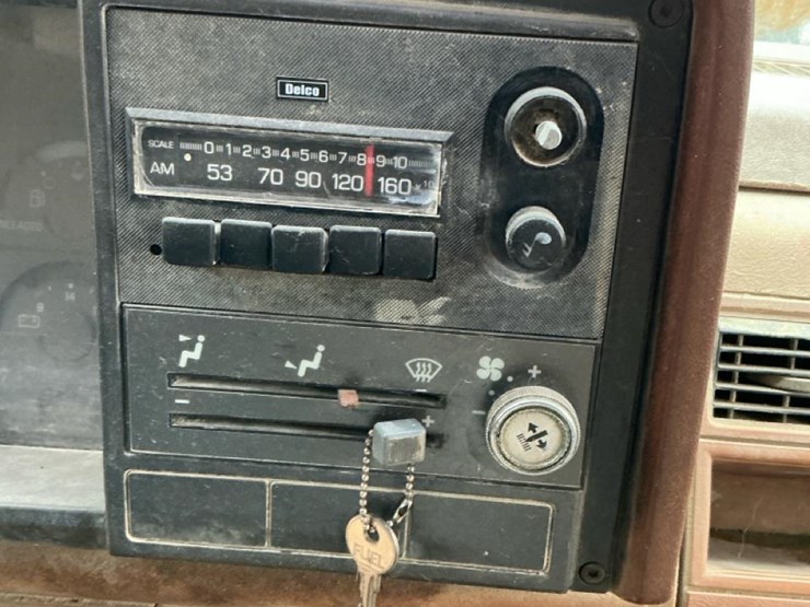 1991-chevrolet-cheyenne-3500-image-28