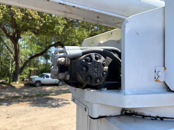 2010-ford-f750-image-47