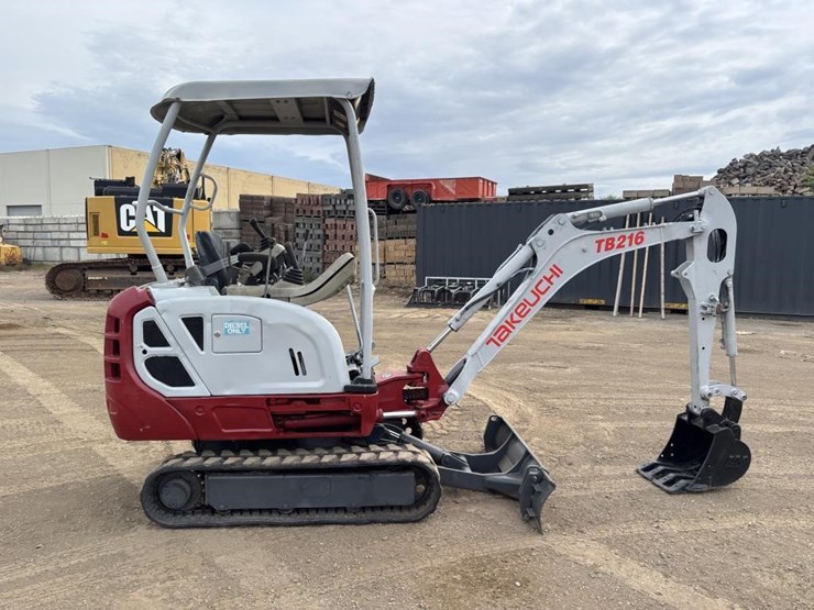 takeuchi-tb216-image-7