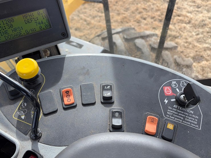 2019-new-holland-speedrower-160-image-11