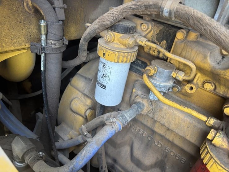 2005-deere-624j-image-51