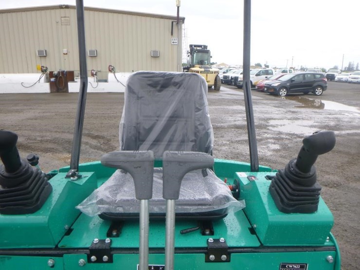 2025-agt-h15r-hydraulic-excavator-image-19