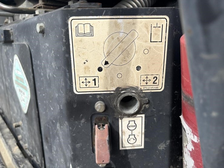 2010-caterpillar-303-image-33